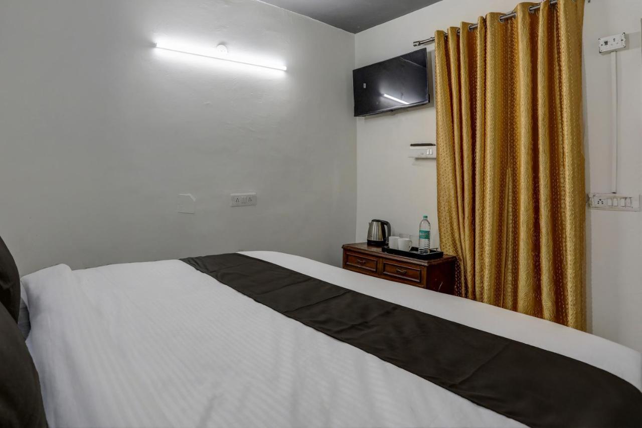 Hotel O The Royal Villa New Delhi Exterior photo