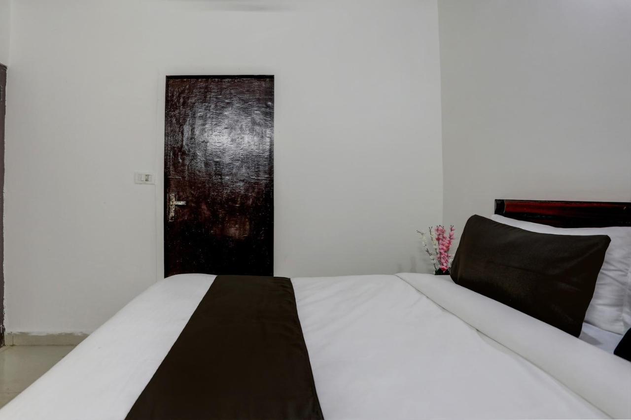 Hotel O The Royal Villa New Delhi Exterior photo