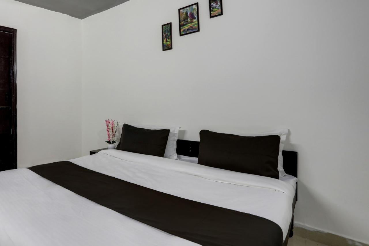 Hotel O The Royal Villa New Delhi Exterior photo
